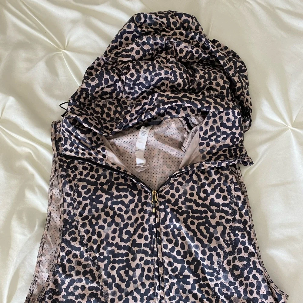 Lululemon Pack It Vest - Picture 14 of 14